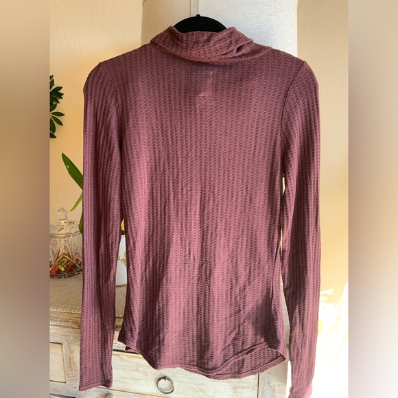 CHASER Women’s cozy knit thumbhole pullover Top/Sweater  - Size Small NWT - Picture 2 of 4